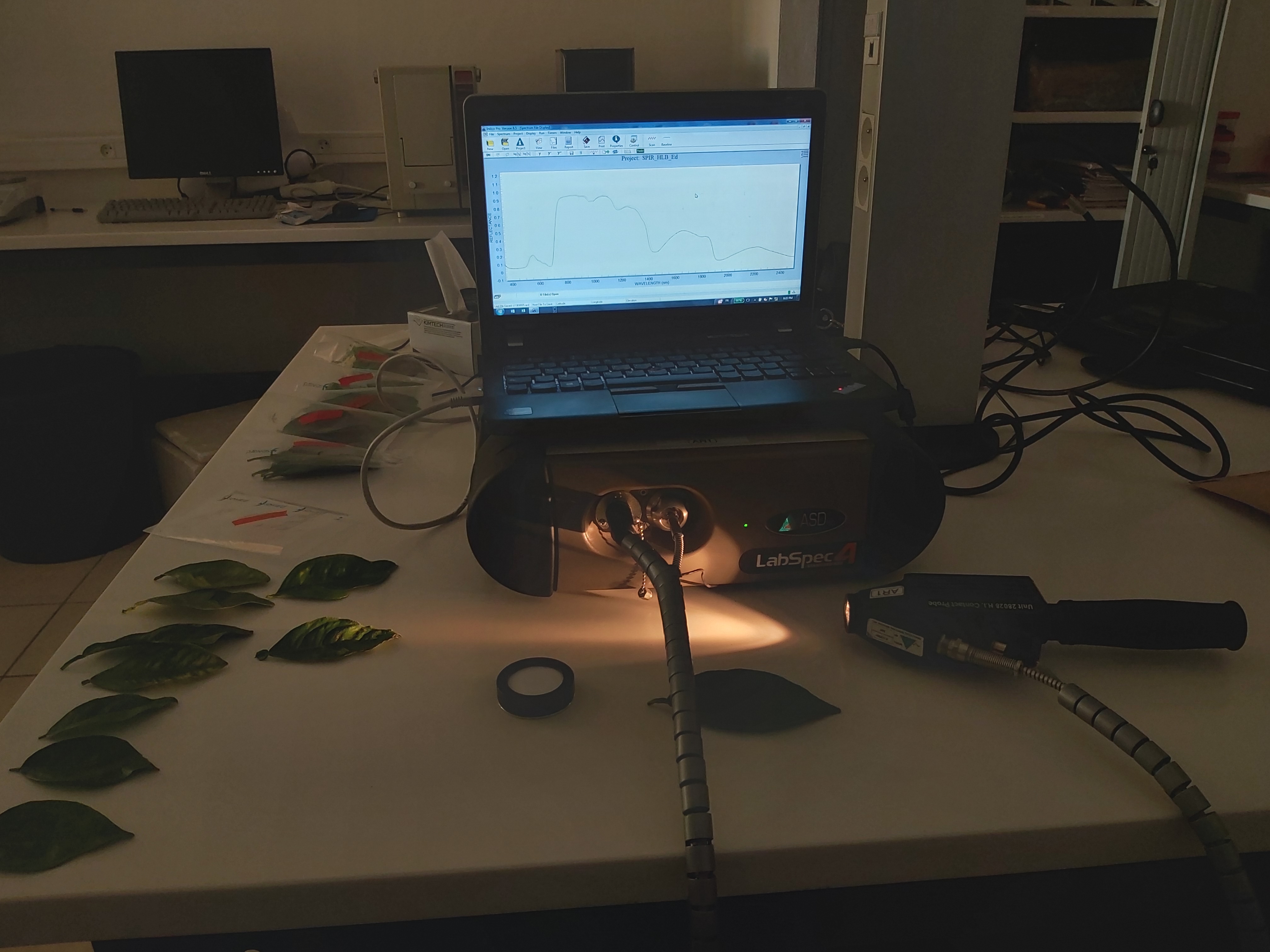 Photographie d’un spectromètre proche infrarouge à main